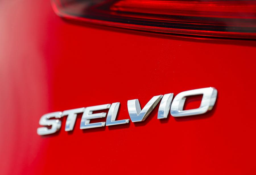 Логотип Alfa Romeo Stelvio (949) 2018 года  (AU) (фото 10 из 40)